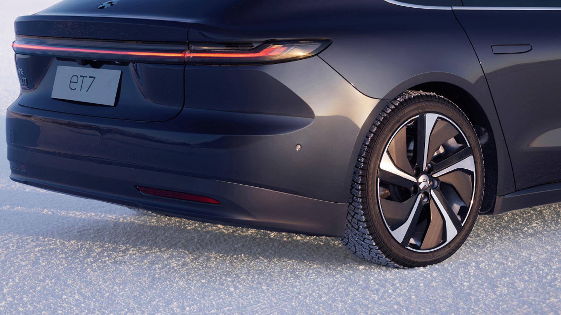 ET7-NIO-winter-wheels.jpg