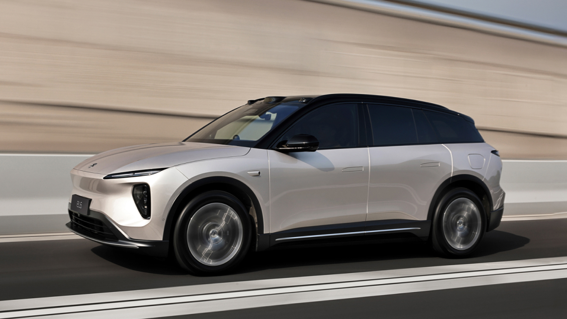 NIO-EL6-drive-road-exterior